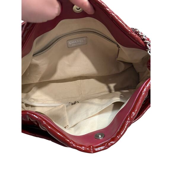 Chanel 2012 Chain Leather Shoulder Bag - Picture 3 of 11